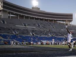 سبورت٢/sport2 217 views7 months ago. Memphis Football Kiss Cam Video Idiots Kissing With Face Masks