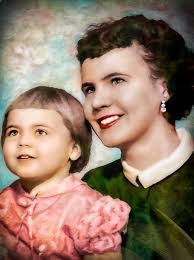 Kristy Dobbs's Instagram, Twitter & Facebook