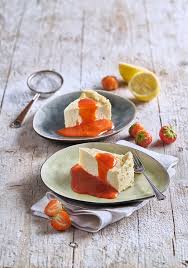 Recette de layer cake vanille fraise, un gâteau à étages rouge et blanc, frais et léger, pour un anniversaire ou une fête Cheesecake Au Coulis De Fraise
