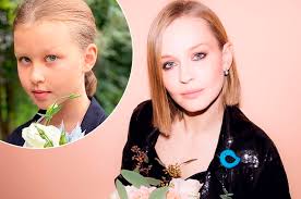 Юлия не говорит о своей личной жизни, потому что алексей все еще женат на кире саксаганской. Starshaya Doch Yulii Peresild I Alekseya Uchitelya Poluchila Novuyu Rol V Kino Spletnik