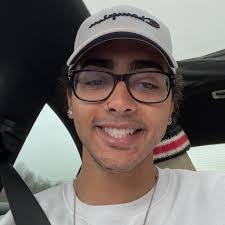 Aaron Leonhardt's Instagram, Twitter & Facebook