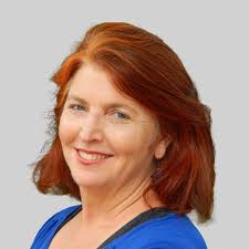 Darcy Lyon's Instagram, Twitter & Facebook