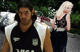 Luis alberto scola balvoa (born april 30, 1980) is an argentine professional basketball player for the pallacanestro varese of the italian lega basket serie a (lba). La Asesina De Luis Scola