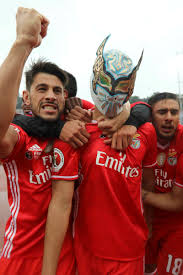Raul jimenez donning the sin cara mask following his goal against watford. Benfica Stuff On Twitter Raul Jimenez Raul Jimenez9 A Festejar Com Pizzi E Salvio Slblive