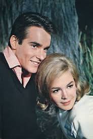 SANDRA DEE and PETER FONDA in TAMMY AND THE DOCTOR (May 1963) 🌴🎬🎥🌴