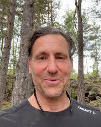 Saker ni kanske inte visste om oss på JW 😳 Under vår kickoff passade vi på  att köra ”skicka telefonen”. 😀🙌