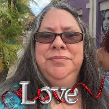 Linda Dille's Instagram, Twitter & Facebook