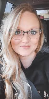 Multi-use makeup products for eyes and lips