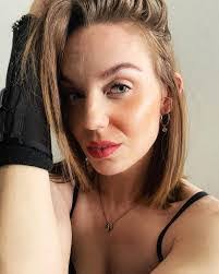 Alyssa Jalbert's Instagram, Twitter & Facebook