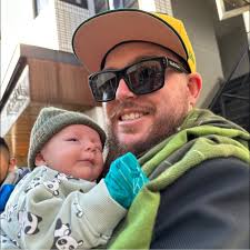 Hi everyone, My apologies if this isn't a very “travel related” post My  husband has a huge collection of Pokémon cards he's been trying to sell for  a while but not much