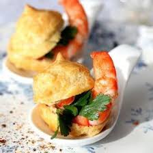 Petits Choux Fourres Aux Gambas Marinees Au Poivre Timut Et Tarama De Cabillaud Alimentation Gambas Marinees Tarama