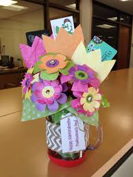 Looking for the ideal administrative assistant gifts? Pin By Jennifer Valencia On Teacher Gifts Teacher Valentine Gifts Gift Card Bouquet Simple Valentines Gifts