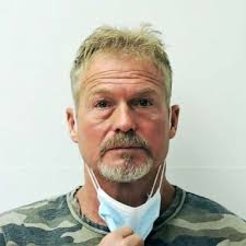 Barry Morphew's daughters stand by him as he sues for $15M over dropped  charges for murdering missing mom