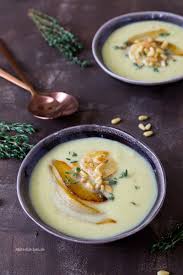 Lauchsuppe Mit Karamellisierten Birnen Ziegenkase Rezept Lauchsuppe Rezepte Und Einfache Gerichte