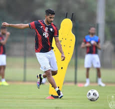 محمد آل فتيل لاعب النادي الأهلي المواطن محمد سمعه لا يزال النادي الأهلي حتى الآن يبذل قصارى جهده لإقناع المدافع محمد آل فتيل، لاعب الفريق الكروي الأول بالراقي، لتجديد عقده مع الفريق. Ø­Ø³ÙŠÙ† Ø§Ù„Ù…Ù‚Ù‡ÙˆÙŠ Hossuinn11 Instagram Photos And Videos