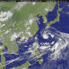香港1號風球 颱風卡努 天文台考慮今晚 8時前 改掛3號風球 typhoon signal no1 is hoisted in hong kong typhoon khanun. Io70oiqscrluam