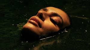 Explore the life of sevdaliza. Sevdaliza Pays Tribute To The Women Of The World In Darkest Hour Video Opera News