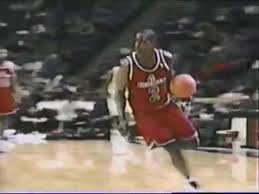 Meet the coach juwan antonio howard (born february 7, 1973) is an assistant coach for the nba's miami heat. Nine Gifs To Help You Appreciate Chris Webber S Time In Washington Bullets Forever