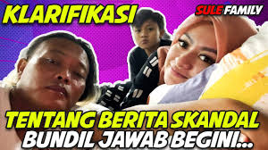 Jul 01, 2021 · mulai dari kabar miring perselingkuhan sang istri dengan manajer, sampai beredar video syur 20 detik yang mencatut nama natalie holscher. Nathalie Holscher Santai Sebut Video Syur 20 Detik Cuma Hoaks Sule Aku Harus Terima Semua Itu