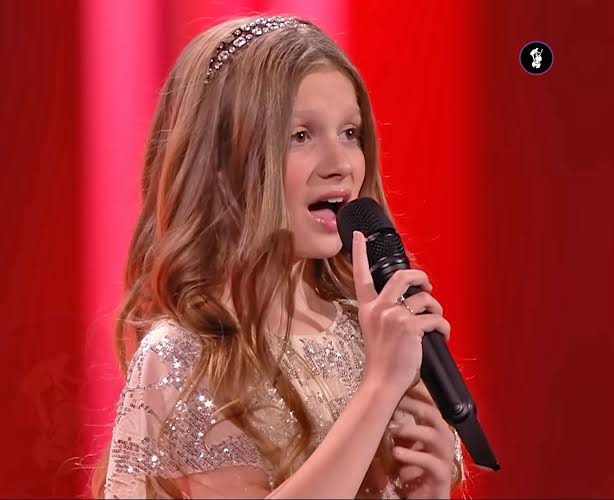 11 year old Olivia Lynes' adorable performance on The Helene Fischer Show  saw her take on the epic musical marvel, “A Million Dreams” from The  Greatest Showman soundtrack, live with an orchestra