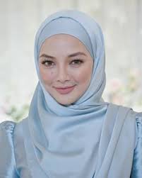 Neelofa duduk bersebelahan raja muda selangor jadi perhatian. 32 Neelofa Ideas In 2021 Hijab Fashion Beautiful Hijab Hijab
