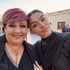 Dan Huwa L-Mument Tiegħek, U Qalbi Timtela B'Kburija Hekk Kif Nara Lilek  Tiddi."