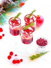 From hot toddies to mulled wine, hot chocolate to eggnog, these are the best hot christmas drinks to these hot christmas drinks are perfect for warming up your festive season. Sparkling Pomegranate Rum Cocktails Festive Holiday Drinks
