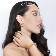 💕 "Tú eres mi corazón, mi vida, mi único pensamiento" ❤️😍🤵‍👰‍♀️ 💍 Set  de anillos de bodas en amarillo 14k 📍 Visitanos en Reparto las Brisas y  Metrocentro. #jewelrydesign #artisanmadejewelry #joyeriaartesanal  #handmadejewelry #