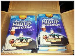 Abdghani@pmm.edu.my dan aidid_aima@yahoo.com.my abstrak isi buku indahnya hidup bersyariat ini merupakan panduan untuk diri sendiri (fardu ain), seisi keluarga, masyarakat dan umat sejagat. Sumbangan Buku Indahnya Hidup Bersyariat Abu Nuha Corner