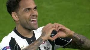 Former juventus defender dani alves says the season he spent in turin was the 'worst one' of his career. Dani Alves Amazing Goal Juventus 2 0 Monaco 4 0 Hd 2017 Youtube