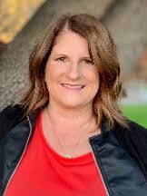 Tammy Sinclair's Instagram, Twitter & Facebook