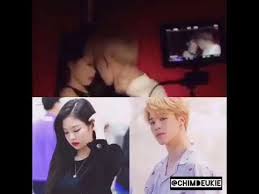 Y/n=your name =when someone is texting =when.ariana grande gif. Jennie Blackpink And Jimin Bts Do They Almost Kiss Youtube In 2021 Foto Jimin Bts Bts Kiss Bts Jimin Funny