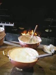 Omelette Soufflee De La Mere Poulard Par Thierry Marx Recette Mere Poulard Poulard Omelette