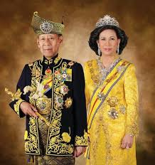 Melantik menteri besar berbangsa melayu yang beragama islam. Aku Adalah Cucu Tuanku Munawir Dengan Engku Fatimah Zaharah
