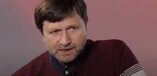 He starred in the 1974 film kdo hledá zlaté dno, which was entered into the 25th berlin international film festival. Cernobyl Jan Hrusinsky Ceka Plivanec Velmi Trpel Parlamentnilisty Cz Politika Ze Vsech Stran
