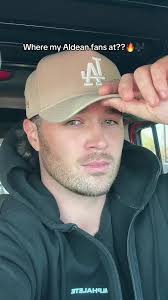 Tyler Mallon's Instagram, Twitter & Facebook