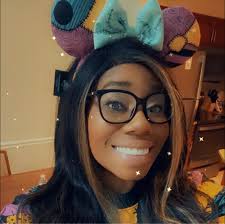 Where can I get a Fortnite cake that isn't too expensive. For about 20  people? Thanks!