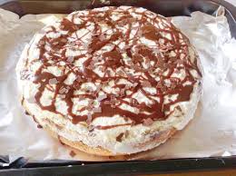 Milka Torte Mit Bananen Rezept Milka Torte Lebensmittel Essen Milka Kuchen