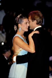 20.11.2021 · fürstin charlène ist wieder zu hause in monaco. Caroline Von Monacos Outfits Beweisen Sie Ist Eine Der Stilvollsten Royals Europas Vogue Germany