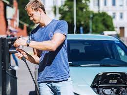 Can i use a generator to charge an electric car the 6 kilowatt charging stations of course cost more, because all the components have to be beefier. How Much Do Ev Charging Stations Cost