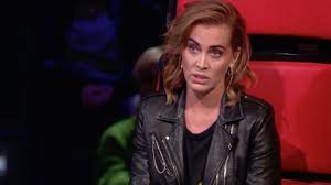 Anouk sings the song 'calm after the storm' by the common linnets at the blind auditions of the voice kids. Anouk Does Not Shy Away From The Voice