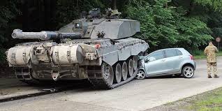 Teng baja perang cara mengemudinya. Salah Tempat Belajar Nyetir Mobil Perempuan Ini Dilindas Tank Merdeka Com