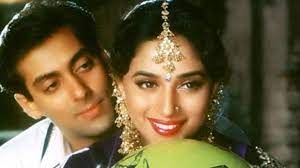 Prem and nisha meet and fall in love at the wedding of their elder siblings, but their plans to be together are put in jeopardy when nisha's sister dies, leaving behind a baby. Throwback Thursday Salman And Madhuri S Hum Aapke Hain Koun Is A Complete 90s Bollywood Entertainer Movies News