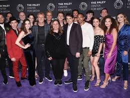 Cobra kai is one of the best netflix shows and among the streamer's most popular. Cobra Kai Schauspieler Das Ist Der Cast Der Netflix Serie