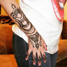 Noor Moghrabi On Instagram Henna Hennatattoo Tattoo Stylish Lips Kiss Love Pretty Instagood Instagram Detroithen Henna Body Art Hand Henna Henna