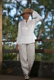 Robe en dentelle, pantalon et veste de tailleur, blouse en soie. Vetement Lin Femme Chic Factory Store