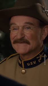 Happy birthday #RobertPattinson 🎉 What a transformation from #Twilight to  #Batman!