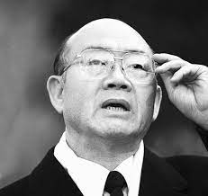 全斗煥氏（聯合＝共同） · 1984年9月、日韓首脳会談を前に中曽根康弘首相（右）と握手する韓国の全斗煥大統領＝首相官邸 · 1996年、79年の粛軍 . Aemc6kqntcetzm