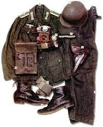 You Think You Know Your Uniforms Check To See If You Do 50 Amazing Images Of Wwii Uniforms Wwii Uniforms Military Uniform Wwii German Uniforms