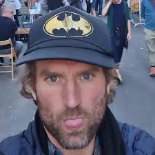 Can I get a hi at least? I like your profile 🥰